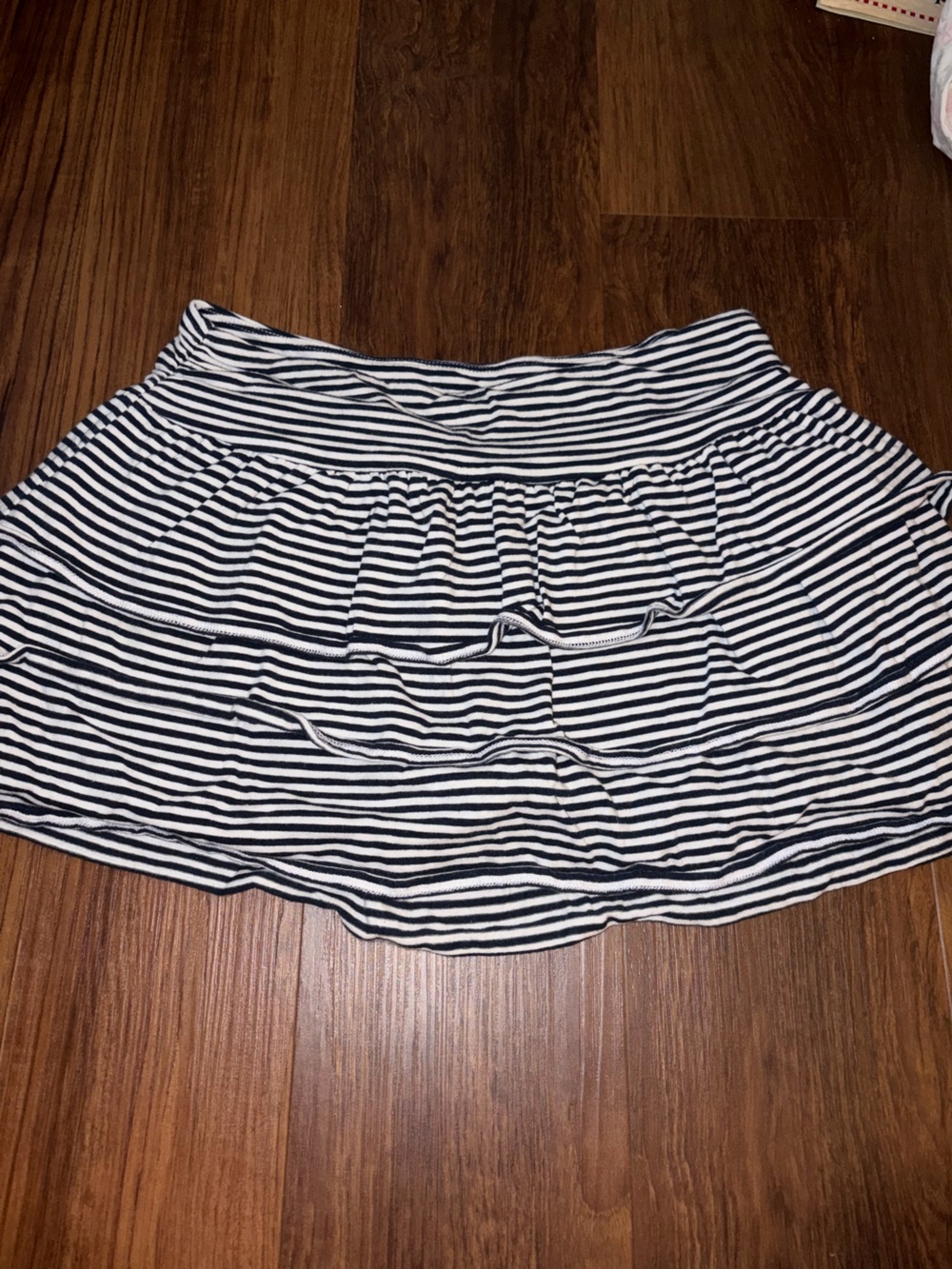 Hollister Black and White Striped Women’s Mini Skirt with built in shorts